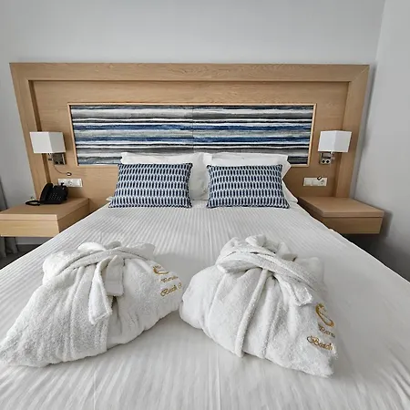 O Paradise And Hotel Magoula (Evia)