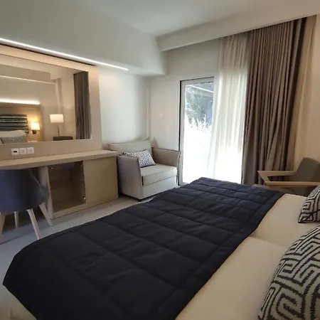 Hotel O Paradise And Magoula (Evia)