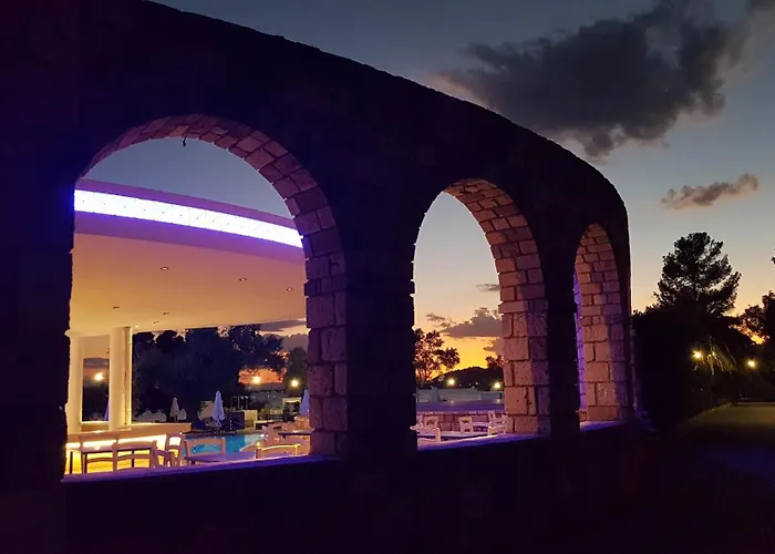 O Paradise And Μαγούλα